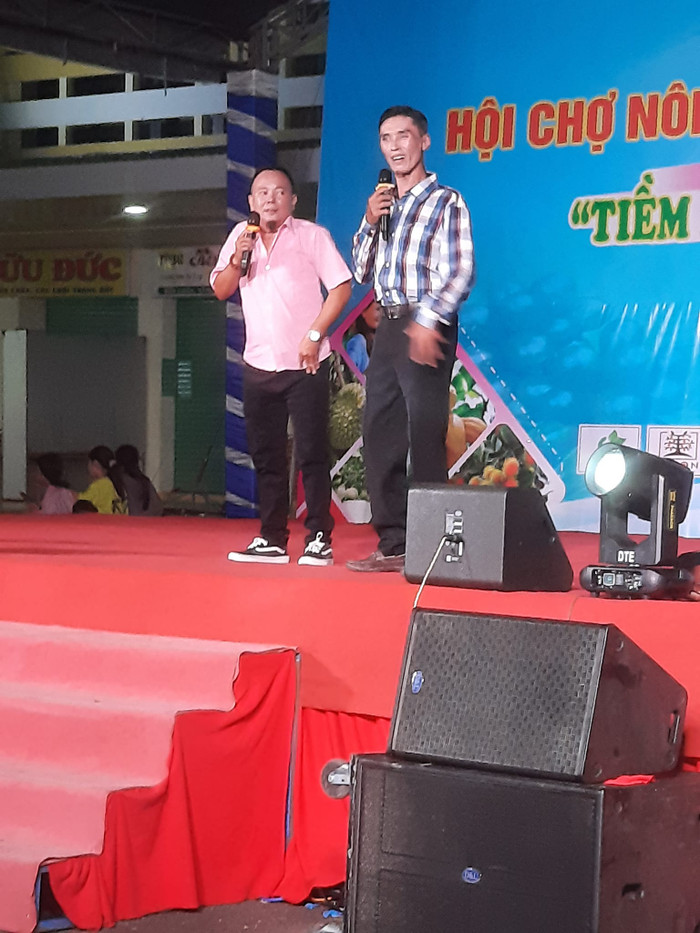 Để trang trải cuộc sống, nghệ sĩ hài Bắc Hải ngoài thời gian nhận show diễn còn kinh doanh online.