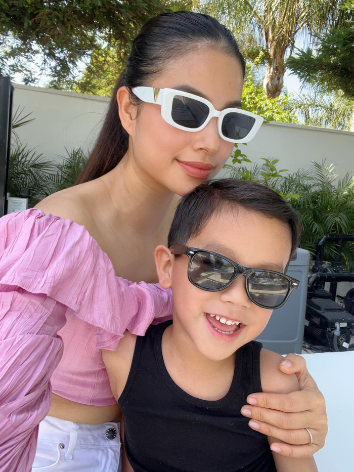  Cuộc sống hôn nhân viên mãn của Phạm Hương bên chồng doanh nhân cùng hai nhóc tỳ đáng yêu khiến dân tình ngưỡng mộ.