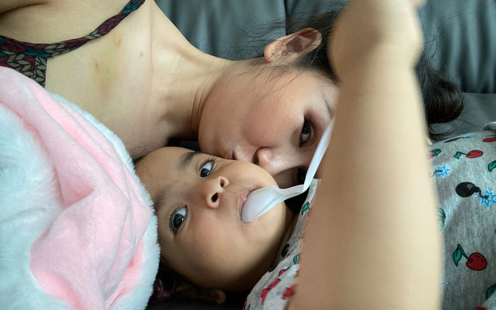 Võ Hạ Trâm 'tan chảy' với hành động siêu đáng yêu này của ái nữ lai Ấn Ảnh 2