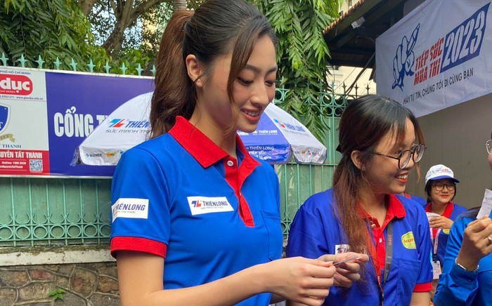Hoa hậu Lương Thùy Linh: 'Các sĩ tử hãy giữ sức trẻ, nhiệt huyết trên hành trình chinh phục ước mơ' Ảnh 2