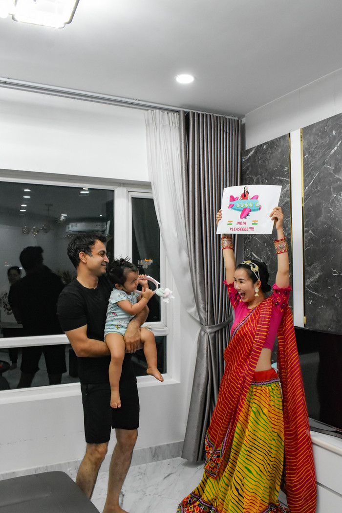 Sau 5 năm về chung một nhà, cặp đôi đang có cuộc sống viên mãn bên cạnh con gái Moon. Nữ ca sĩ từng tiết lộ đang lên kế hoạch có thêm con để 'đủ nếp, đủ tẻ' 