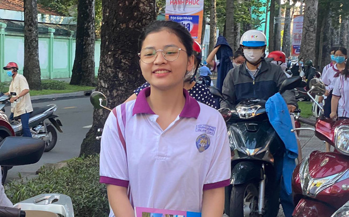 Thi tốt nghiệp THPT 2023: Sau ngày thi đầu tiên 'dễ thở', thí sinh hào hứng bước vào bài thi Tổ hợp Ảnh 2