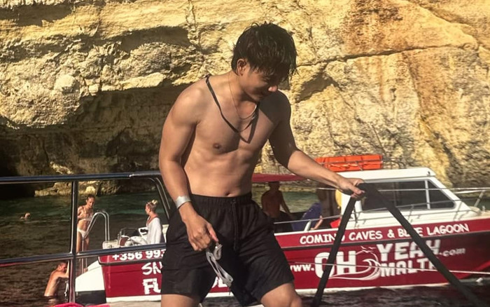 Trúc Nhân hiếm hoi khoe cơ bụng 6 múi cực 'bén', Tóc Tiên không giấu khỏi sự kinh ngạc Ảnh 2