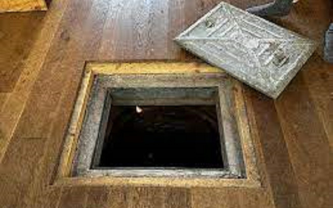 Sửa lại nhà, vợ chồng trẻ 'vỡ òa' trước bí mật hơn 100 năm tuổi dưới sàn bếp Ảnh 2