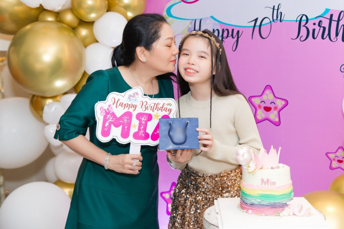  Bị mỉa mai 'quạ nuôi tu hú', Lý Bình đáp trả:'Người với người yêu thương nhau đã là ruột thịt' Ảnh 4