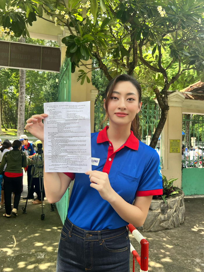  Tâm huyết như Lương Thùy Linh, ngay sát giờ bay vẫn có 1 hành động đặc biệt cho các sĩ tử Ảnh 1