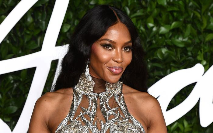 Siêu mẫu khét tiếng thế giới sinh con ở tuổi U60 Ảnh 2