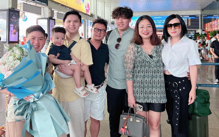 Vợ mới - vợ cũ Bằng Kiều hội ngộ, Trizzie Phương Trinh nhận xét 1 câu về con riêng của chồng cũ gây chú ý Ảnh 2