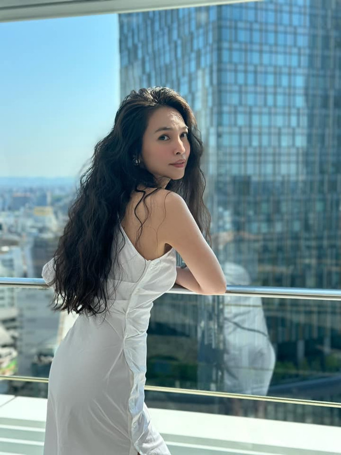 Sau đổ vỡ hạnh phúc gia đình Hiền Thục chấp nhận chọn việc một mình nuôi con và không “đi bước nữa”. 