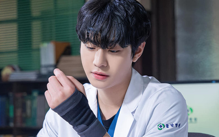 Khán giả đồng loạt đòi bỏ xem Người Thầy Y Đức 3 vì biến Ahn Hyo Seop thành kẻ phản diện Ảnh 2