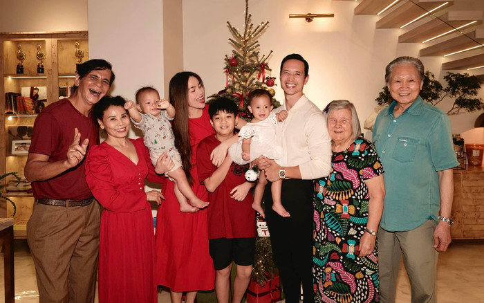 Hồ Ngọc Hà khoe tin nhắn từ bố mẹ Kim Lý lúc nửa đêm: Nhìn là biết quan tâm con dâu cỡ nào! Ảnh 2