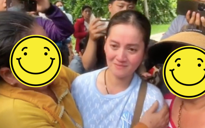 Xúc động khoảnh khắc con gái cố NSƯT Vũ Linh bật khóc khi được người hâm mộ vây kín Ảnh 2