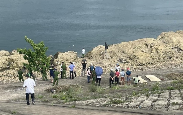 Tìm thấy 2 thi thể trên sông Đà, đau lòng hơn khi biết danh tính nạn nhân Ảnh 2