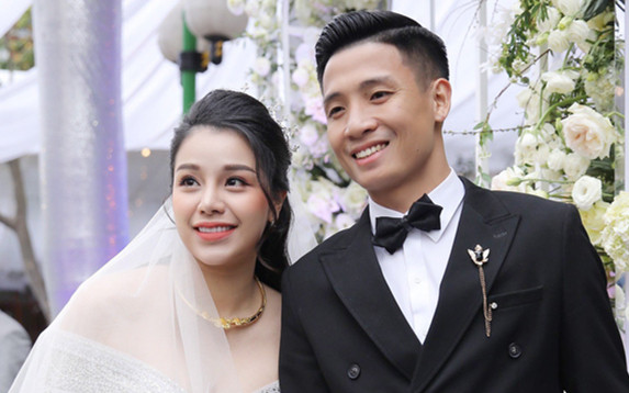 Vợ chồng Bùi Tiến Dũng từng lộ dấu hiệu lục đục: Để chế độ 'độc thân', đăng story ẩn ý cô đơn Ảnh 2