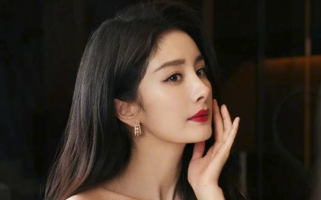 Từng cô lập Triệu Lệ Dĩnh, Dương Mịch lại bị chính mỹ nam 'trách phạt' theo cách không ai ngờ tới Ảnh 2