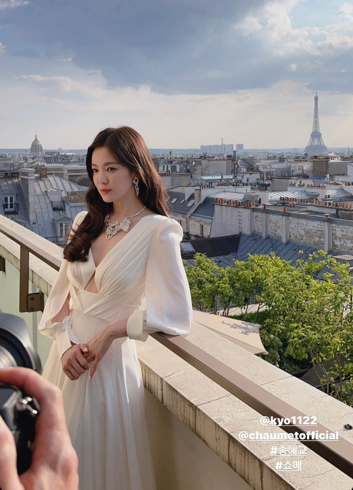  Visual 'gây bão' của Song Hye Kyo tại bữa tiệc của Chaumet: Không hổ danh là 'tường thành nhan sắc' Kbiz Ảnh 2