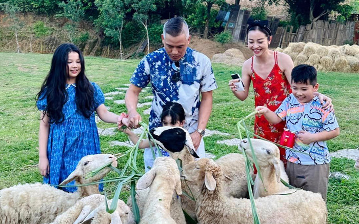 Jennifer Phạm cùng chồng đưa các con đi du lịch, nhan sắc bà mẹ 4 con chiếm trọn spotlight Ảnh 2