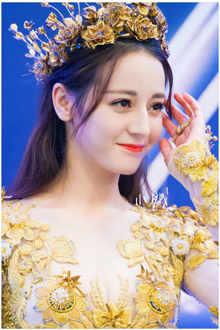  Địch Lệ Nhiệt Ba chính thức hết thời, tới nỗi nhà đài không muốn bỏ tiền ra mua phim Ảnh 2