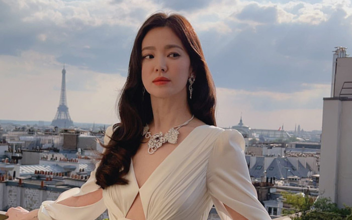 Hết đường chối cãi, Song Hye Kyo bị bắt gặp sang trời Tây hẹn hò, bạn trai là người ngoại quốc? Ảnh 2