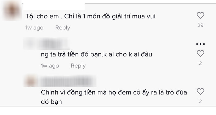  'Hotgirl bể cá' Ngân Baby tiếp tục là nạn nhân mua vui phản cảm: Bị xô xuống cả hồ nước! Ảnh 3