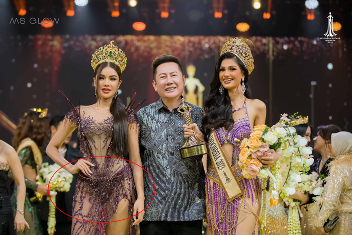 Người kế nhiệm Engfa Waraha ăn mặc gây 'nhức mắt' tại chung kết Miss Grand Indonesia 2023 Ảnh 1