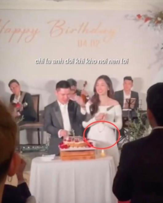  Đỗ Mỹ Linh chia sẻ khoảnh khắc hạnh phúc cùng chồng, để lộ chi tiết xác nhận có 'tin vui' Ảnh 2
