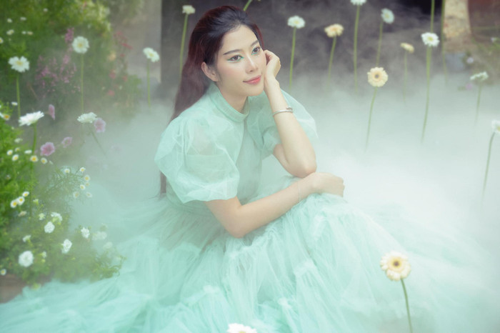 Sau loạt ồn ào liên quan đến đời tư và công việc, Nam Em lựa chọn tạm thời ở ẩn và mới bắt đầu hoạt động trở lại trong thời gian gần đây