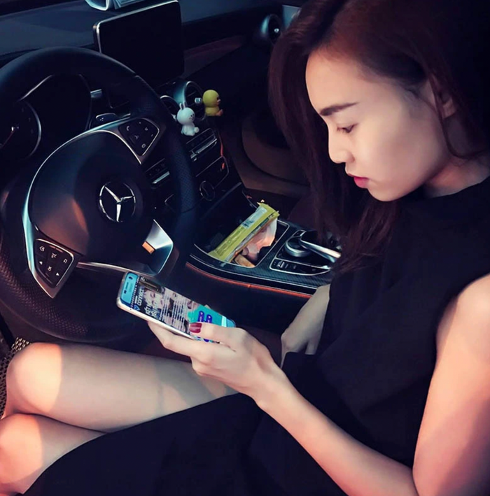 Nữ diễn viên đi 'xế hộp' gần 2 tỷ đồng. (Ảnh tổng hợp)