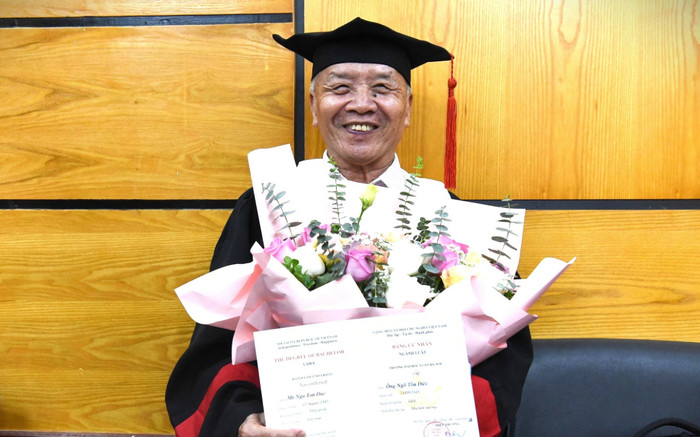 Cụ ông 78 tuổi tốt nghiệp bằng giỏi ĐH Luật Hà Nội Ảnh 2