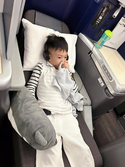  Thúy Diễm được chồng tổ chức sinh nhật dài ngày, chi tiền 'khủng' tặng vợ đồ hiệ Ảnh 5