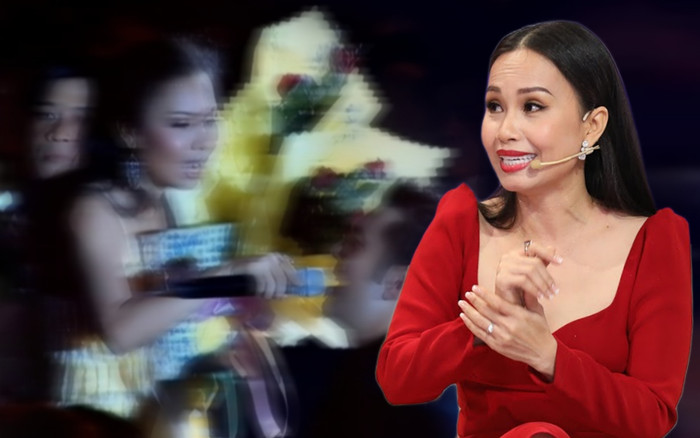 Cẩm Ly đưa micro nhờ khán giả nước ngoài hát, nhận về 'cái kết' đầy bất ngờ Ảnh 2