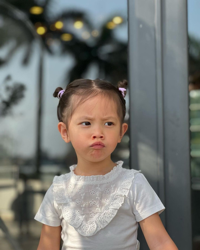 Vẻ ngoài xinh xắn, đáng yêu của bé Lisa. Nhóc tỳ được nhận xét là 'bản sao' của Hồ Ngọc Hà 