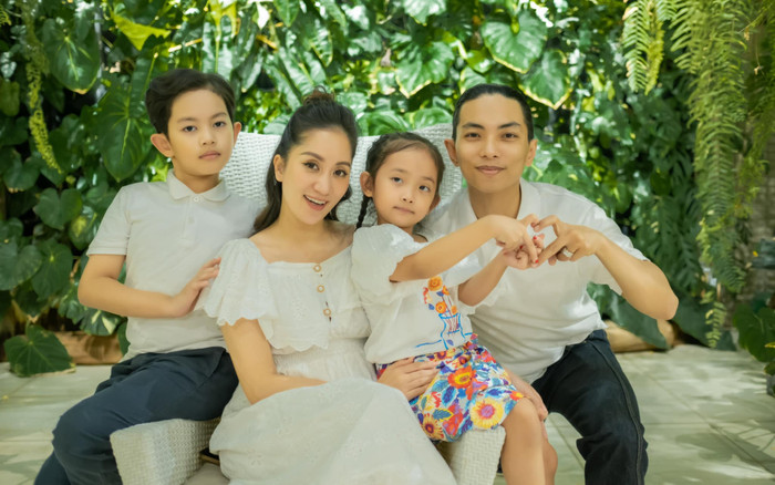 Khánh Thi - Phan Hiển lại 'gây bão' khi bắt trend nhảy múa cùng hai con Ảnh 2