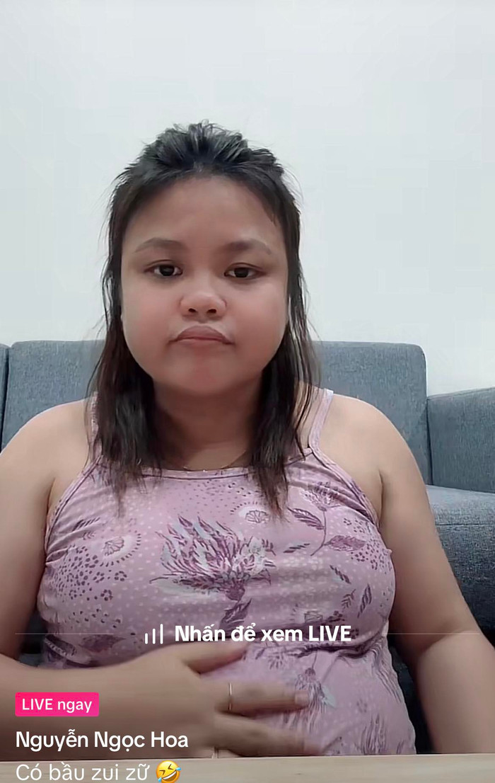 Ngọc Hoa cho biết bản thân đang rất hạnh phúc và vui vẻ khi mang thai con đầu lòng cho ông xã 