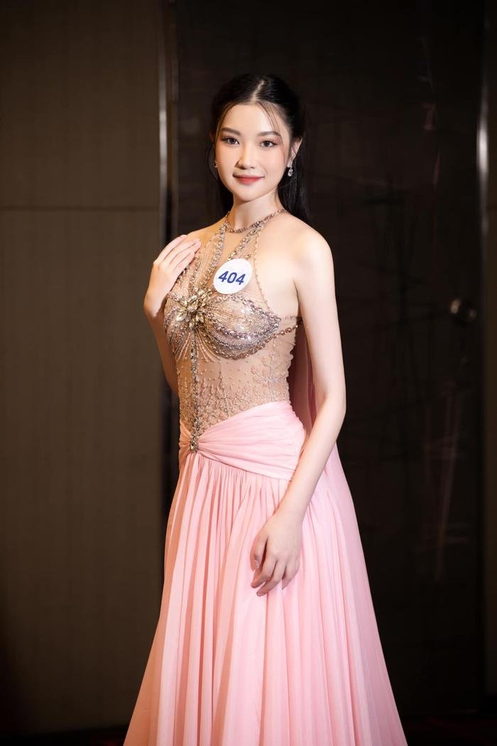 Loạt thí sinh Miss World VN 2023 sở hữu vòng eo nhỏ siêu thực, có người chỉ 55 cm! Ảnh 8