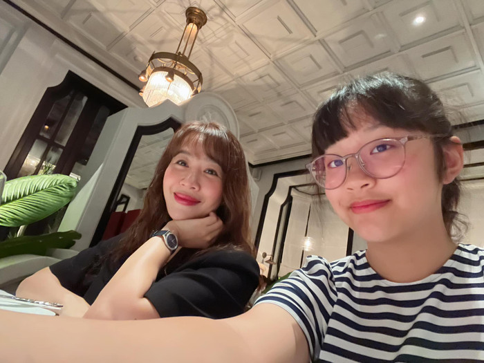 Bên cạnh thời gian dành cho công việc, MC Diệp Chi đặc biệt luôn quan tâm đến con gái Sumo