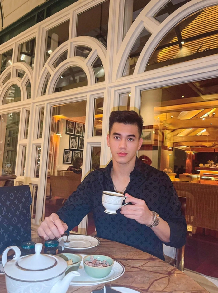 Tiến Linh đã bỏ theo dõi không lâu sau đó. (Ảnh tổng hợp)