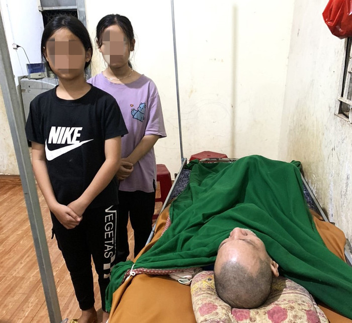 Bà Phương mất đi, để lại 2 cháu mồ côi cùng người chồng bị bại liệt. Ảnh: báo Lâm Đồng