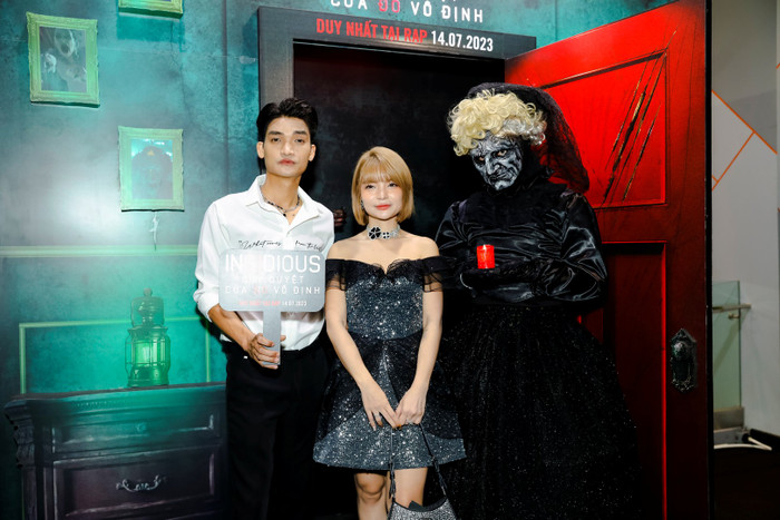 Vợ chồng Mạc Văn Khoa đẹp đôi 'hết nước chấm' tại họp báo ra mắt Insidious 5 Ảnh 1