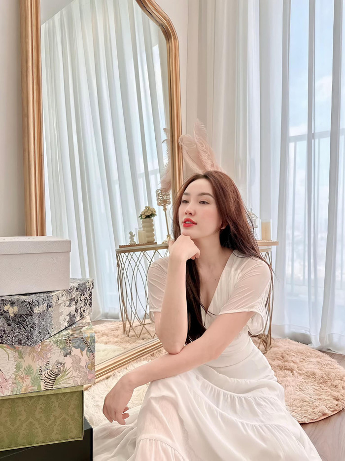 Sau một thời gian kết hôn, Bảo Thy và chồng doanh nhân vẫn duy trì tình cảm ngọt ngào như thuở ban đầu