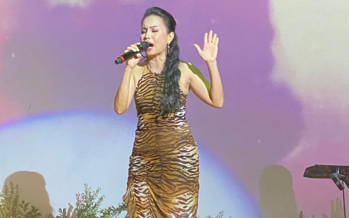 Cẩm Ly có phản ứng cực đáng yêu khi bất ngờ hát nhầm lời của ca sĩ khác Ảnh 2