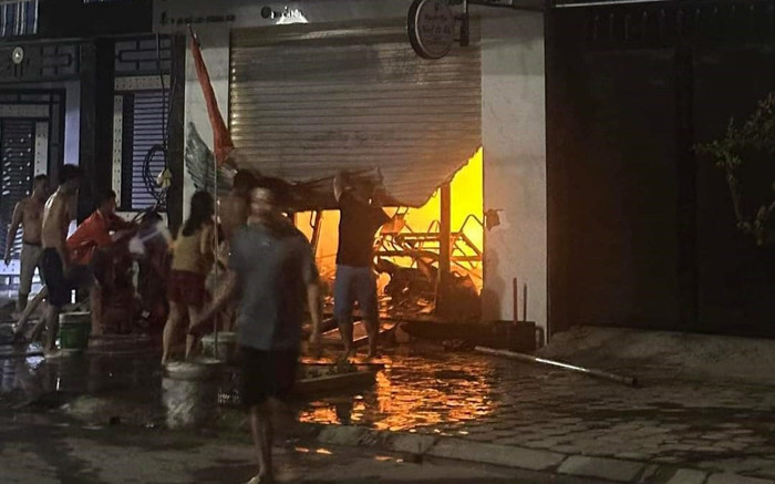 Xe điện bốc cháy khi đang sạc, 2 bà cháu gặp nạn không qua khỏi trong đêm Ảnh 2