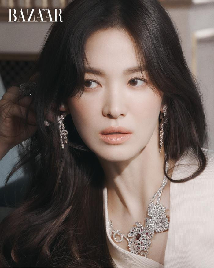 Song Hye Kyo bị bắt gặp đi hẹn hò tối khuya, 'nửa kia' là một cái tên đình đám Ảnh 2