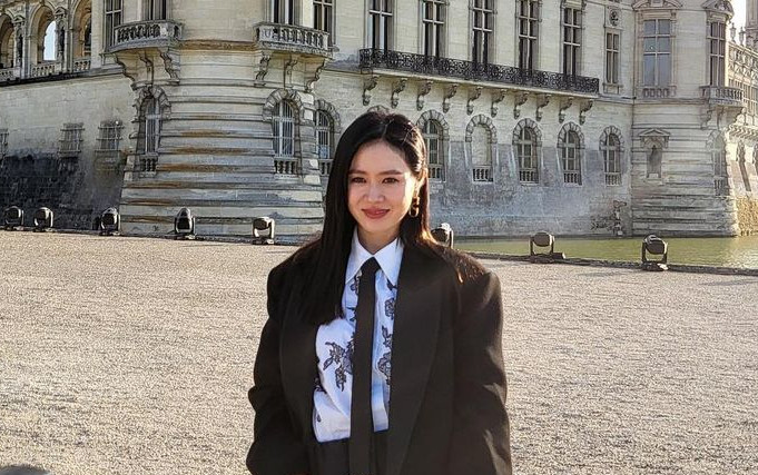 Vợ chồng Hyun Bin, Son Ye Jin hẹn hò đầy giản dị, 'trốn con' thực hiện một việc Ảnh 2