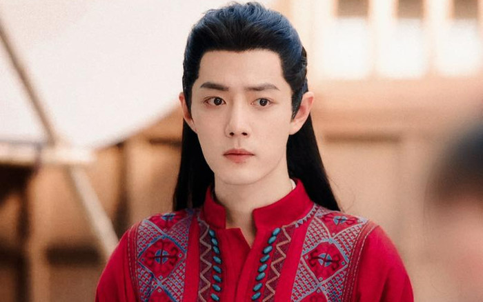 Tiêu Chiến gặp lỗi trang phục, lộ hẳn chi tiết khó coi Ảnh 2