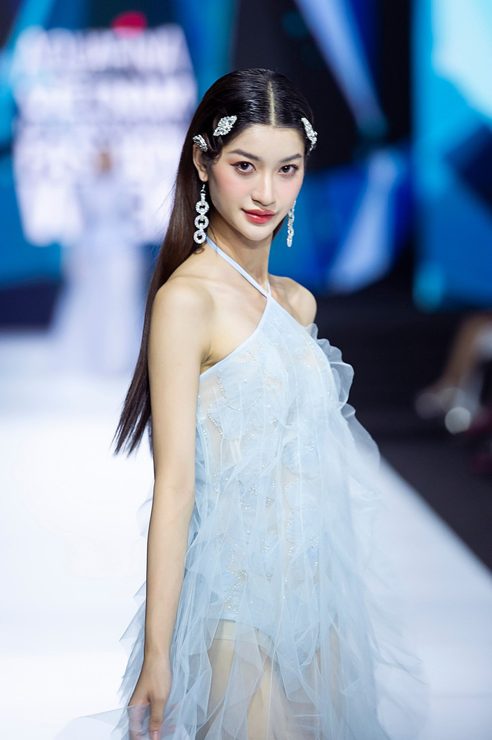  Hoa hậu H'Hen Niê xuất hiện lộng lẫy sau nghi vấn chuẩn bị lên xe hoa Ảnh 10