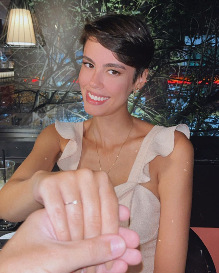 Lorena Rodrigues được bạn trai cầu hôn sau 3 tháng đăng quang.