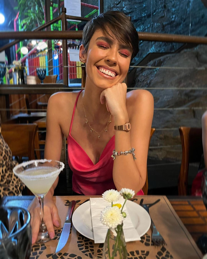 Loạt ảnh đời thường của nàng Á hậu khiến fans thích thú.