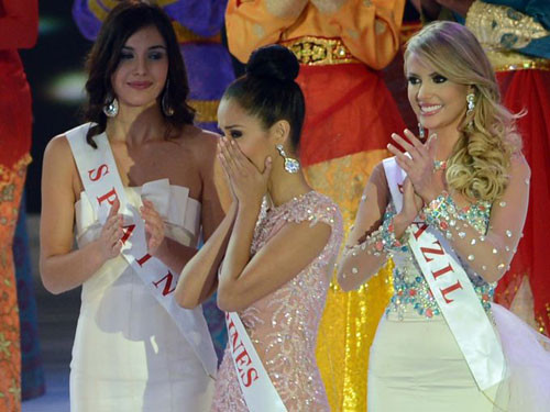 Nhan sắc rạng ngời của Sancler Frantz Konzen (ngoài cùng bên phải) cách đây 10 năm trước.