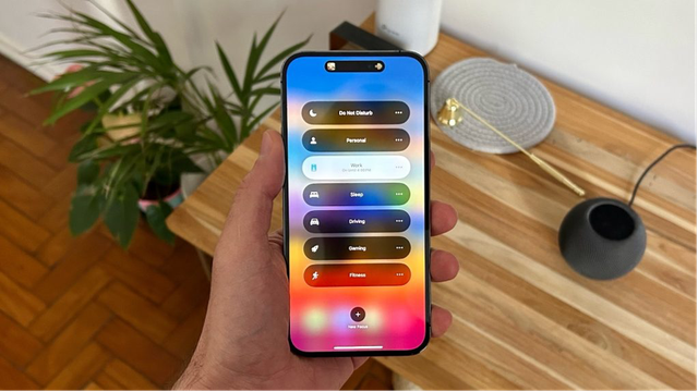 Trong tương lai, màn hình iPhone có thể cuộn lại.
